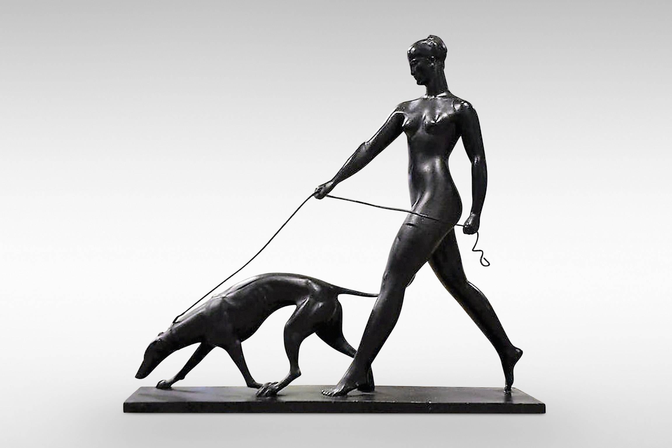 'Woman with Greyhound' by Raymond Rivoire: an Art Deco Bronze Sculpture (Art déco) im Angebot