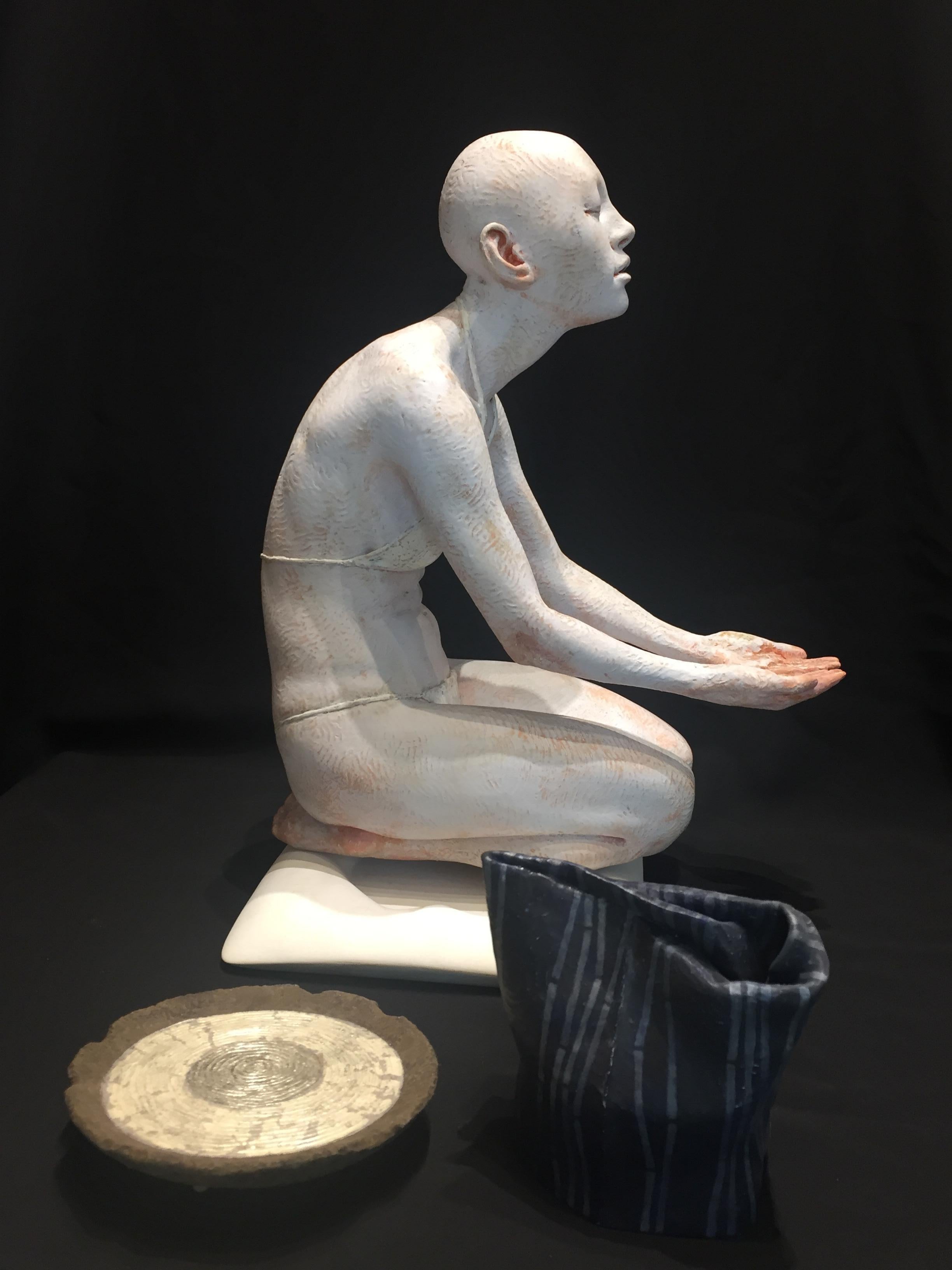 XXIe siècle et contemporain Chie Shimizu, Femme avec une offre, Sculpture détachable, Ltd. Edition 2/5, 2009