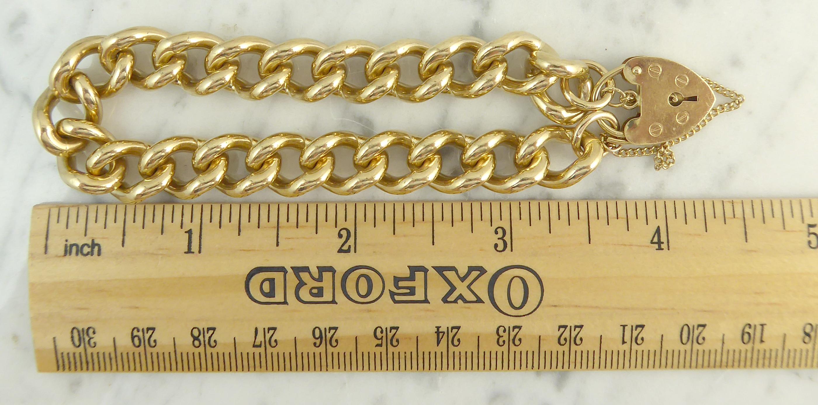 Woman's or Men's Vintage Gold Curb Link Bracelet, Padlock Closure, Yellow Gold In Excellent Condition In Yorkshire, West Yorkshire