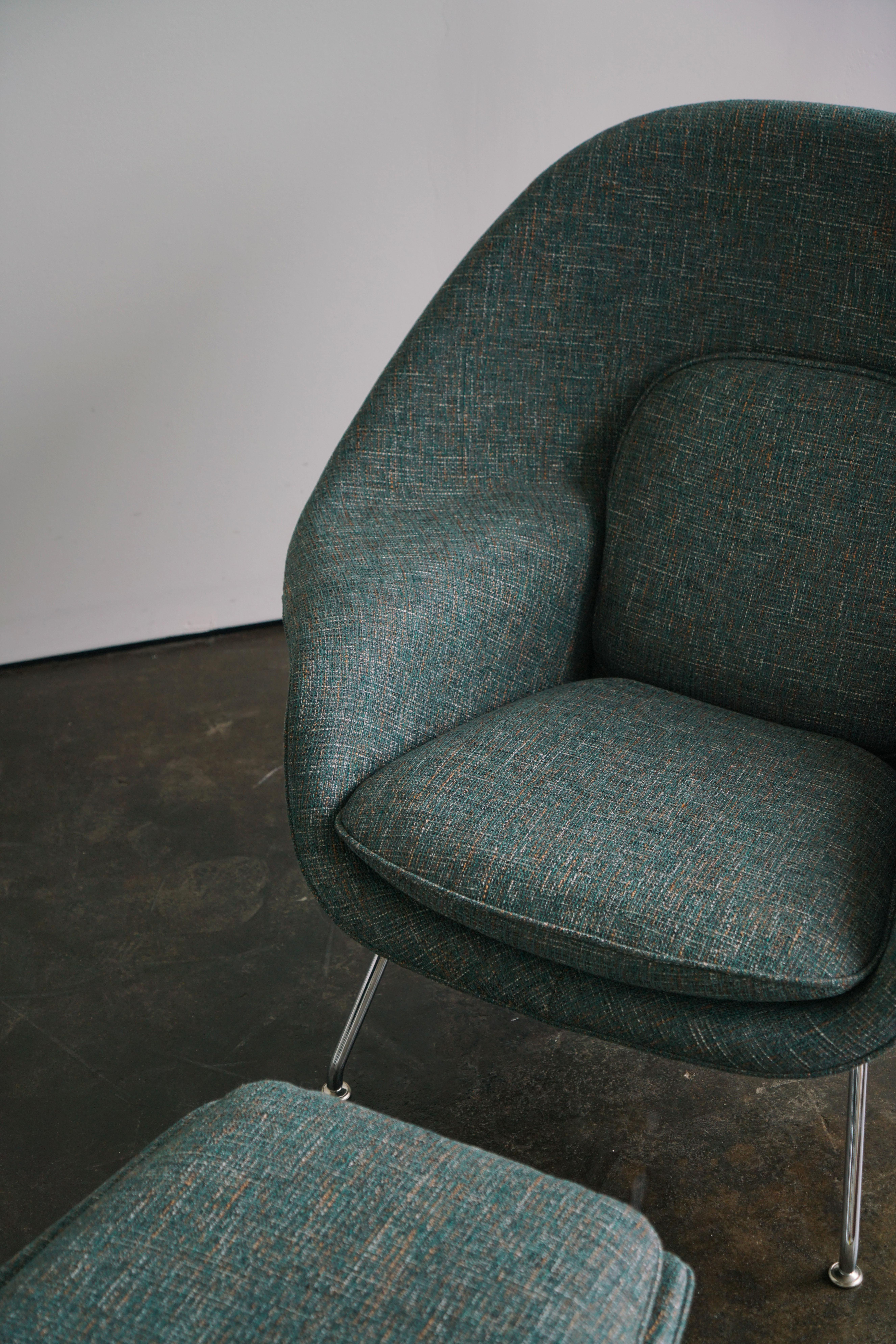 Womb chair and ottoman by Eero Saarinen for Knoll, circa 2000’s

Medium version.

Original Knoll Diva: Evergreeen upholstery

Condition: Excellent, nearly as new. Absolutely no flaws on the chair or ottoman. In perfect, mint condtion.