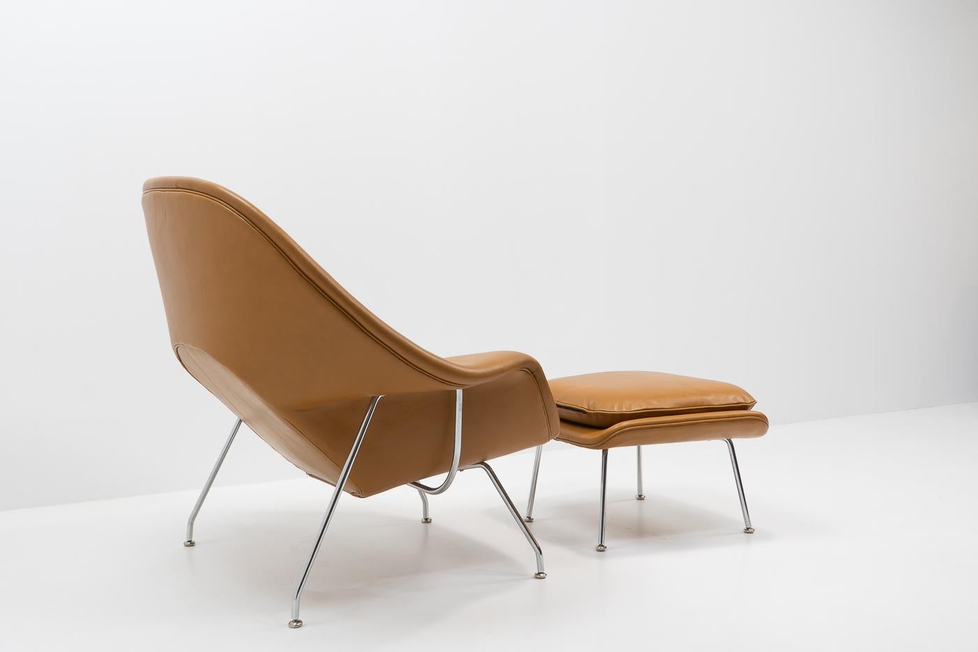Italian Womb Chair and Ottoman by Eero Saarinen for Knoll, 2000s For Sale
