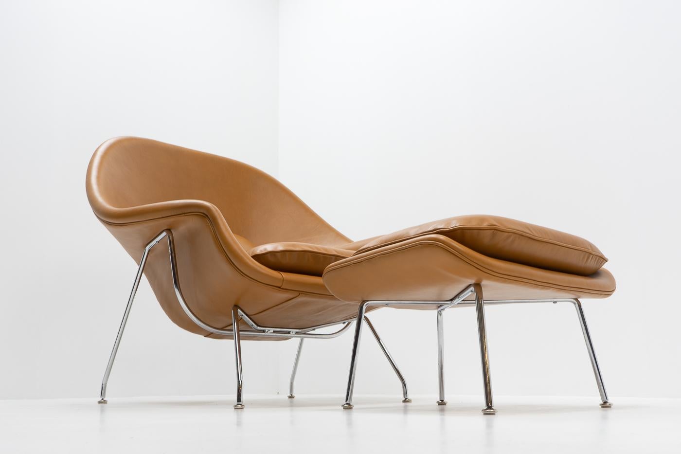 Womb Chair and Ottoman by Eero Saarinen for Knoll, 2000s In Good Condition For Sale In Renens, CH