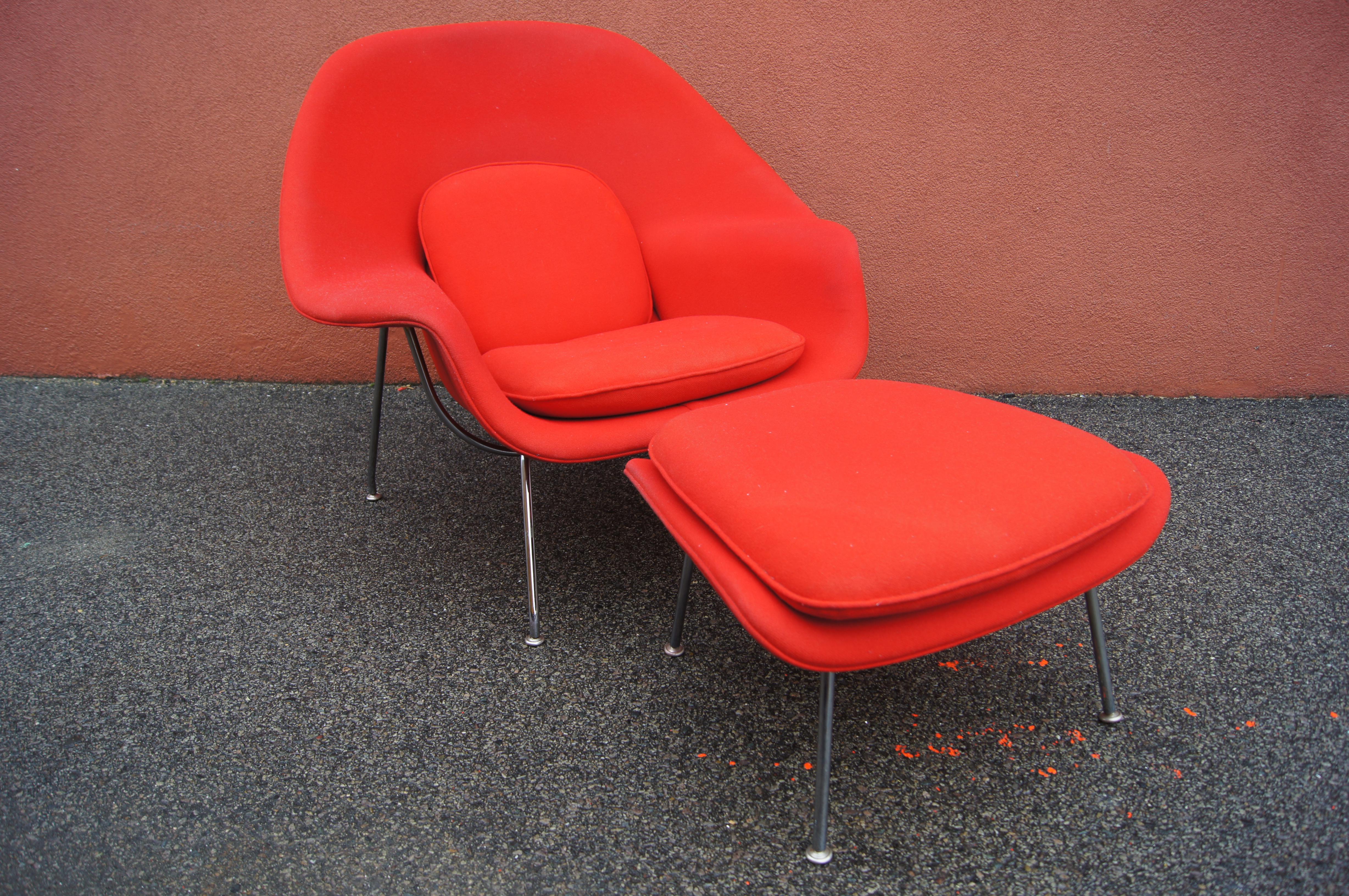Mid-Century Modern Womb Chair and Ottoman by Eero Saarinen for Knoll