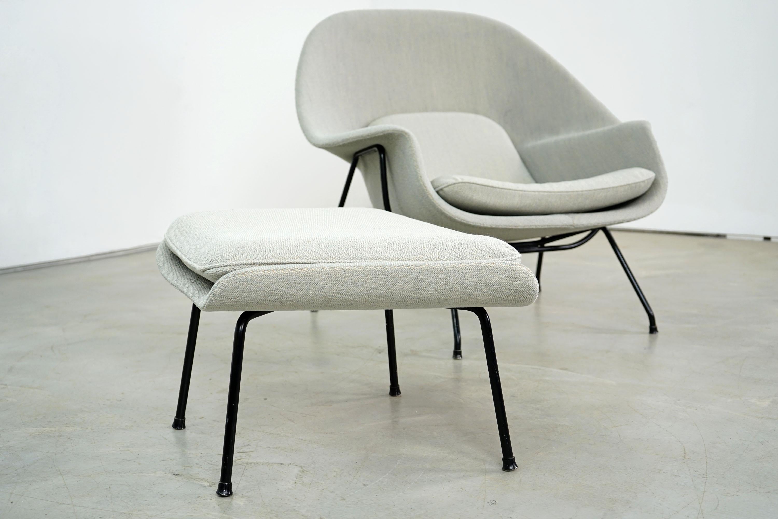Mid-20th Century Womb Chair and Ottoman by Eero Saarinen for Knoll International, 1960s For Sale