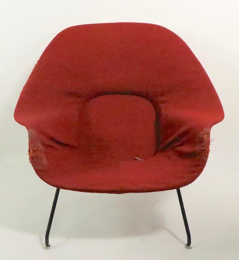Mid-Century Modern Womb Chair and Ottoman by Saarinen for Knoll