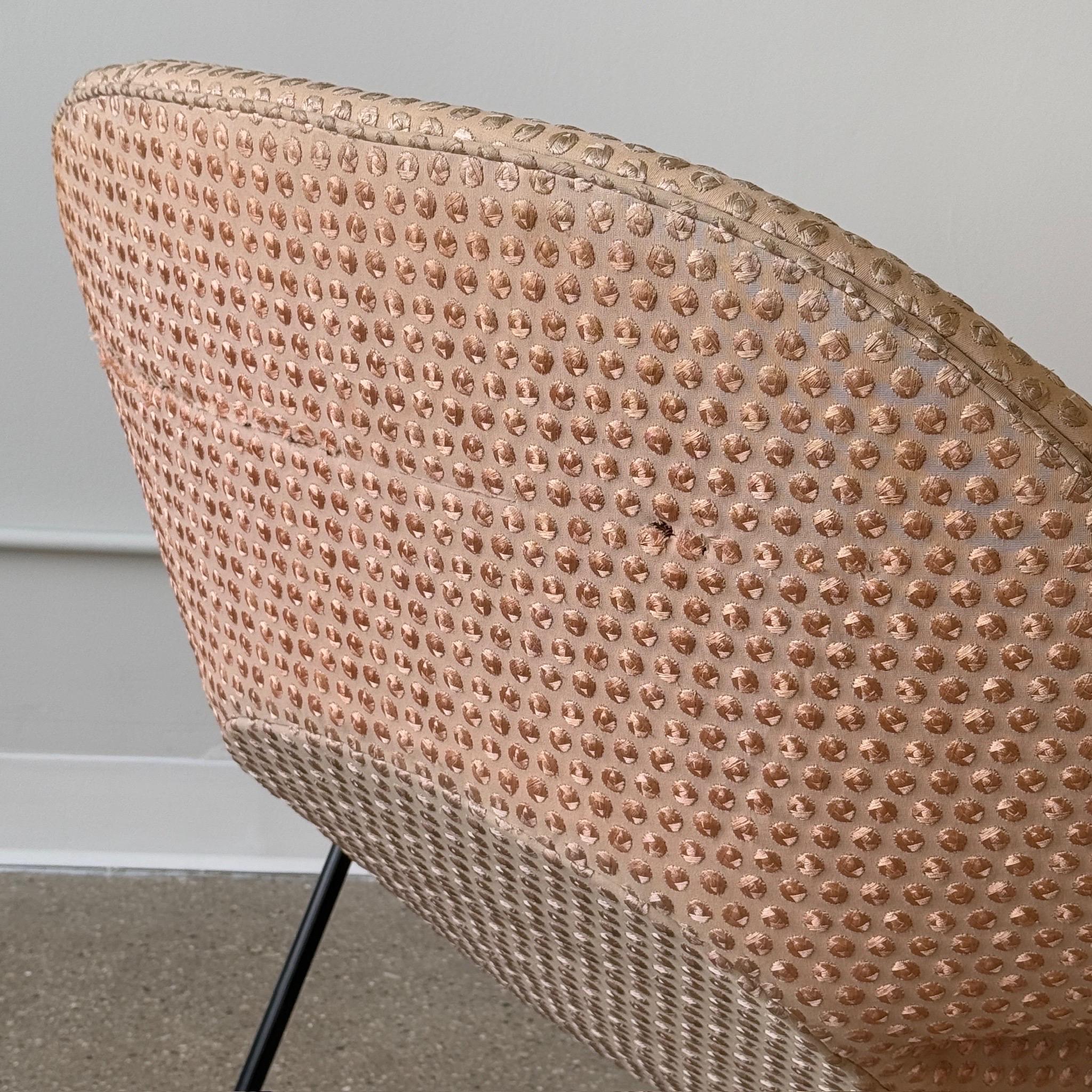 Contemporary Womb Chair by Eero Saarinen for Knoll For Sale