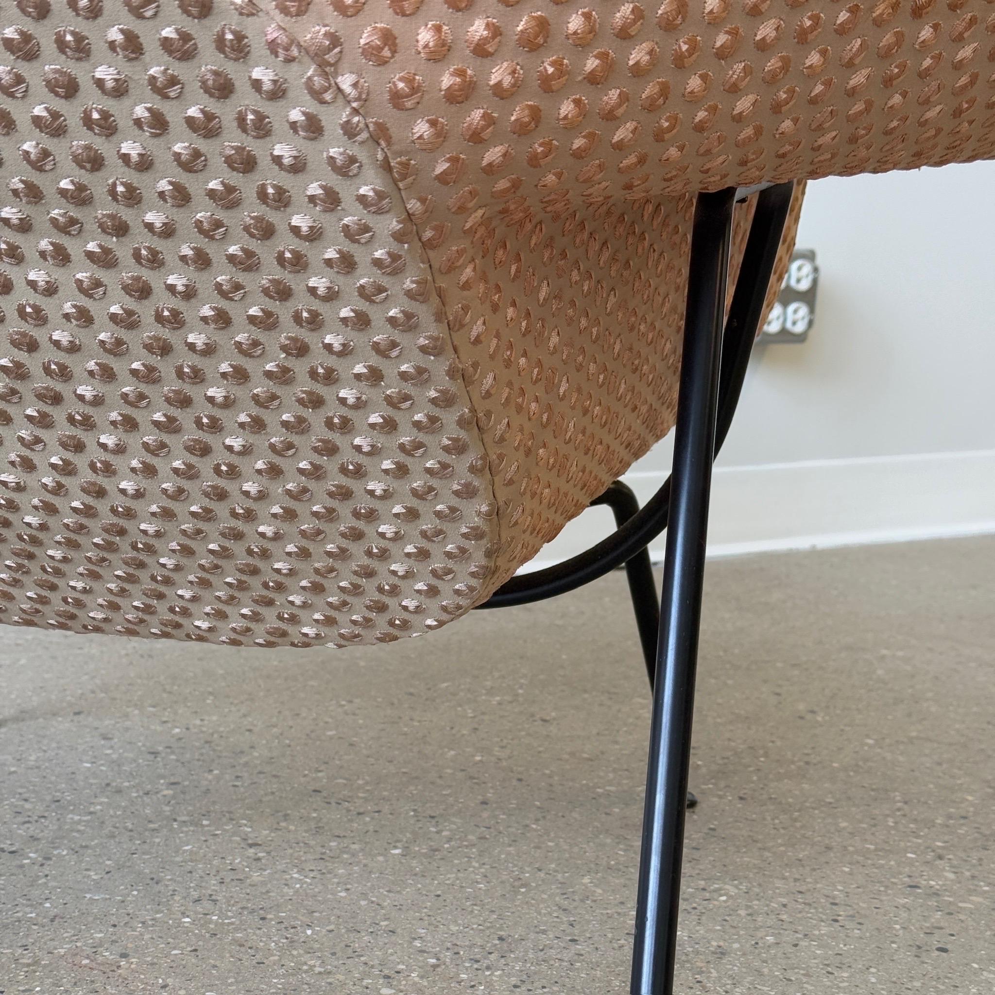 Womb Chair by Eero Saarinen for Knoll For Sale 1