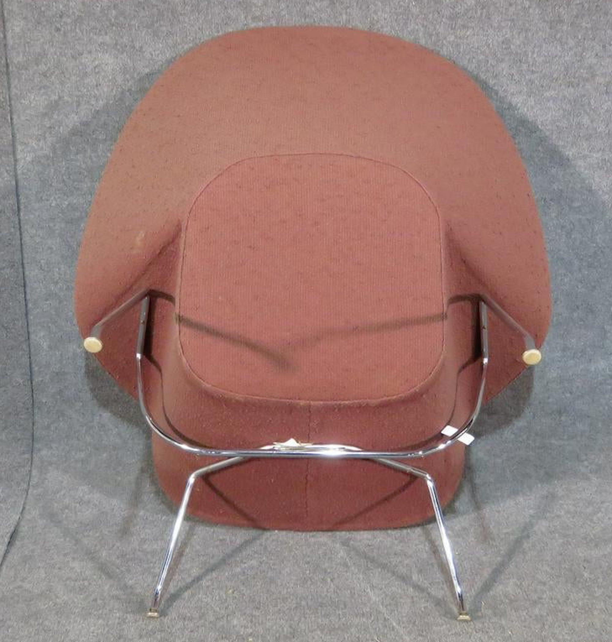 Upholstery Mid-Century Modern Womb Chair by Knoll