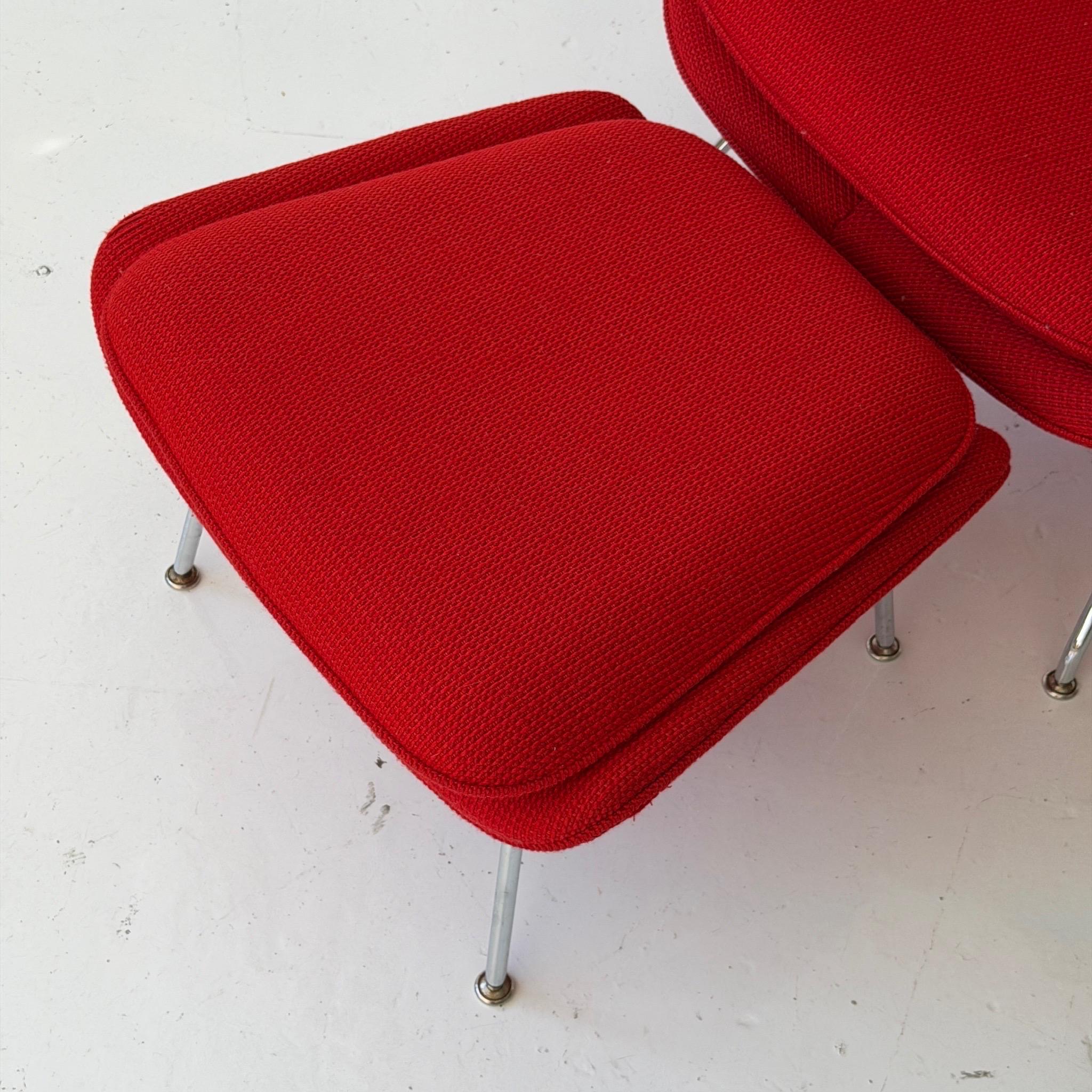 Womb Chair + Ottomane von Eero Saarinen für Knoll (Moderne der Mitte des Jahrhunderts) im Angebot