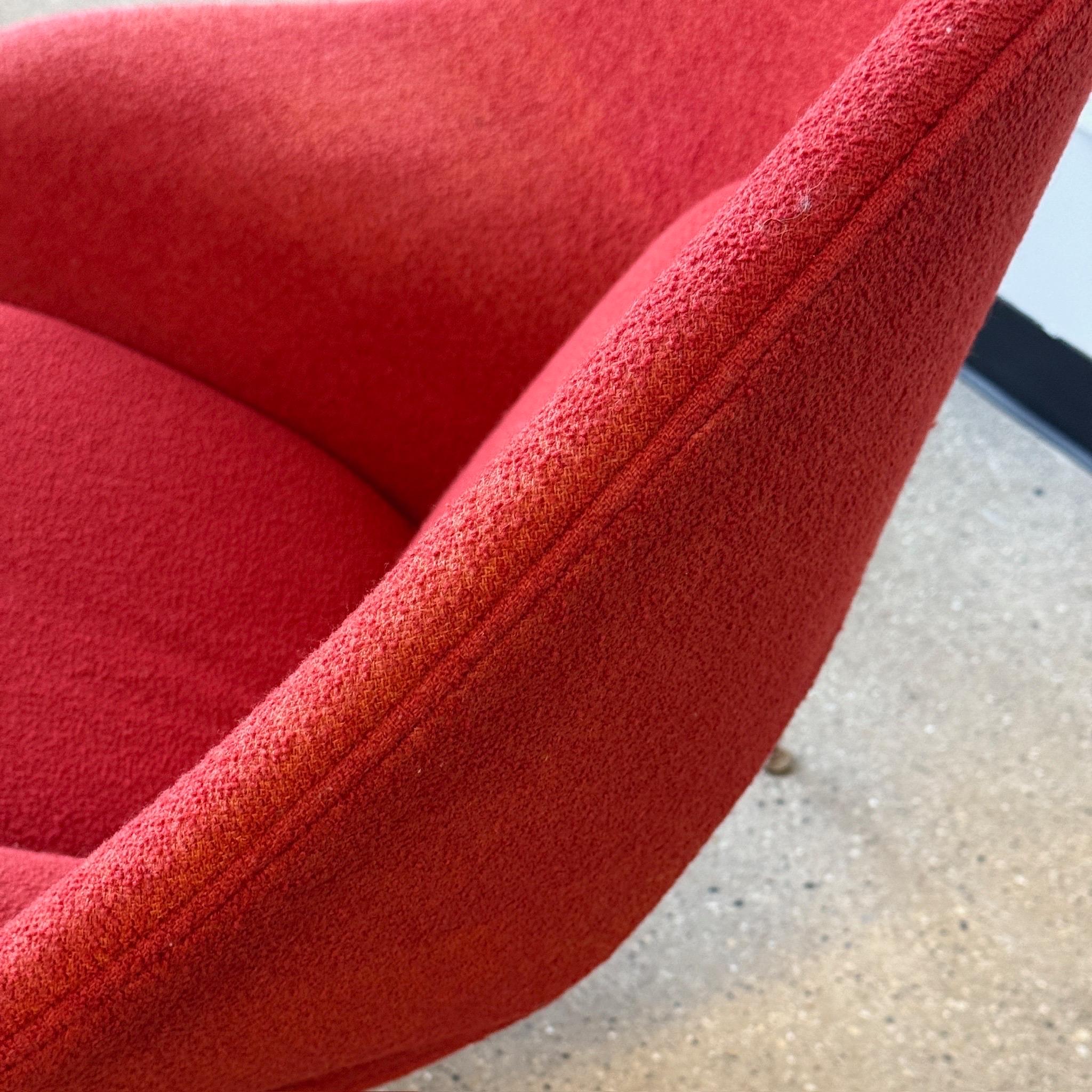 Womb Chair + Ottoman by Eero Saarinen for Knoll 1