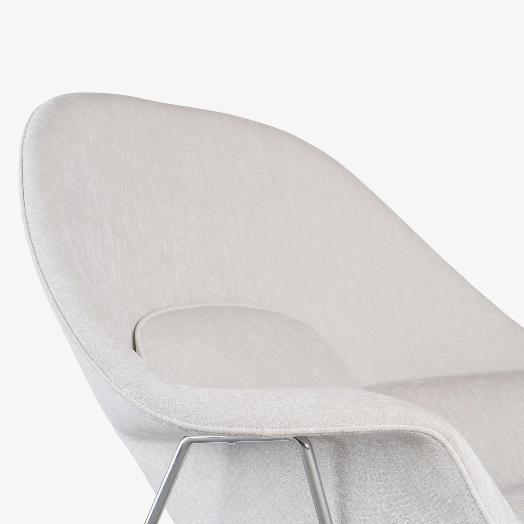Sedia e ottomana Womb in ciniglia grigio performance di Eero Saarinen per Knoll in vendita 3