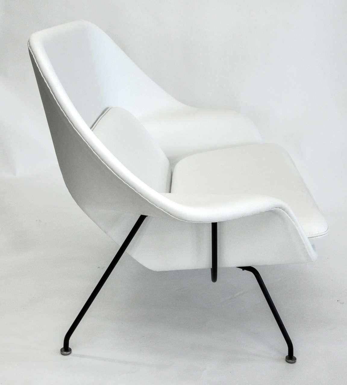 Eero Saarinen for Knoll womb settee

A womb chair fit for two

Made in the USA, circa 1960s
Manufactured by Knoll with original tag

Measures: 35 H
62 W
34 D in

Seat height 16 in
Arm height 20.5 in

Restored in supple white leather