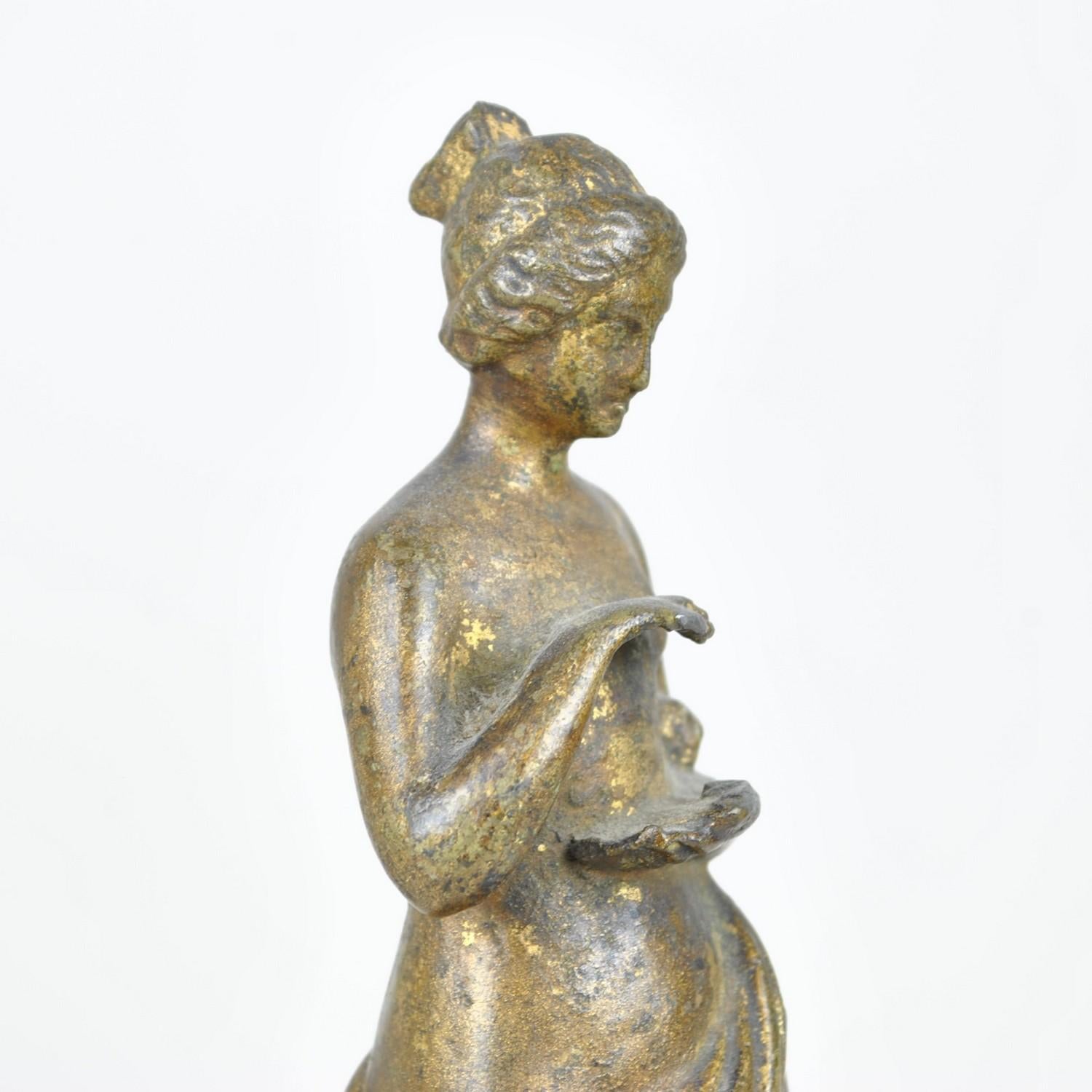 Women In The Antique, Bronzes, XIXth Century For Sale 3