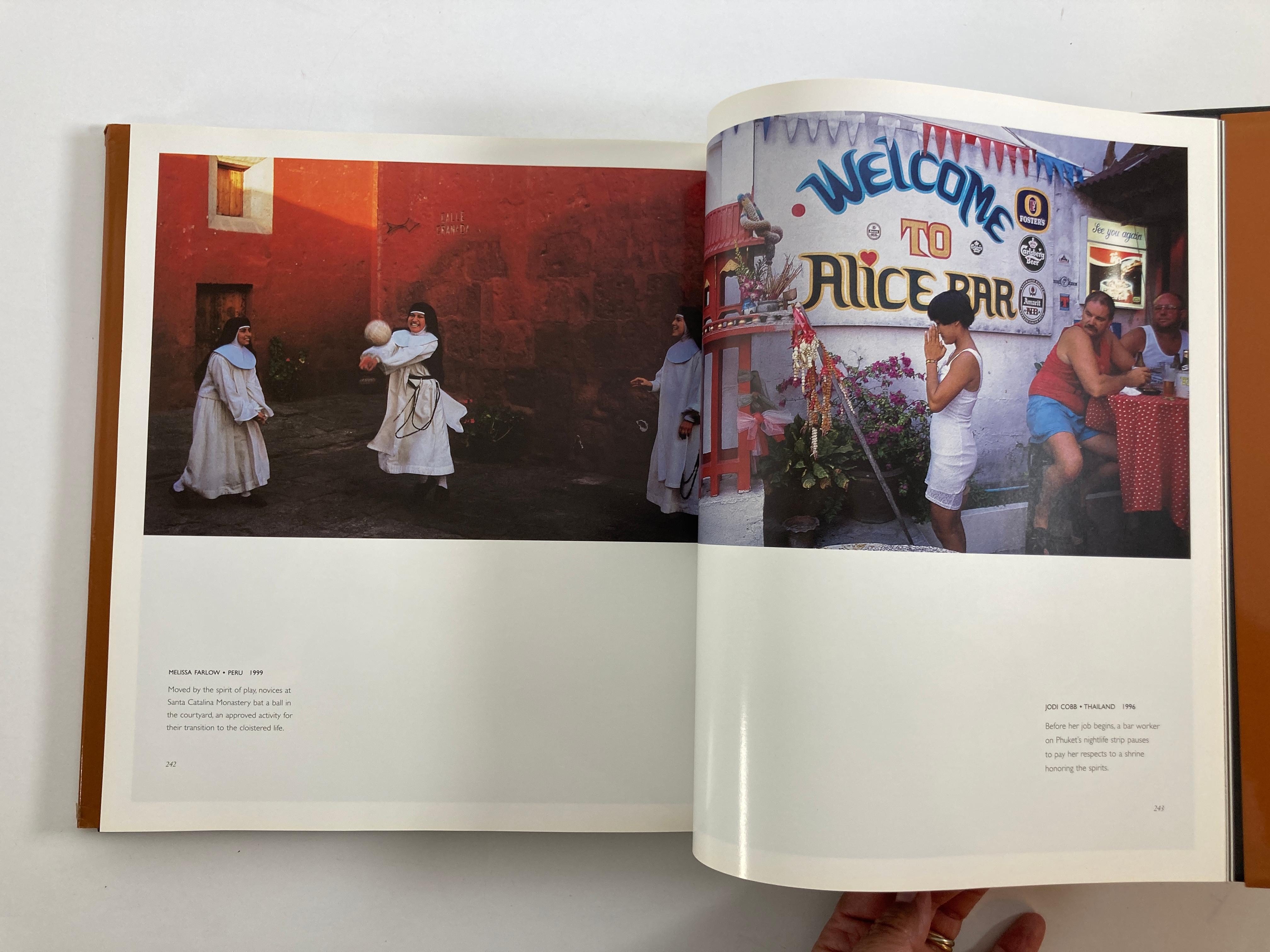 „Women Photographers at National Geographic“ Hardcoverbuch im Angebot 3