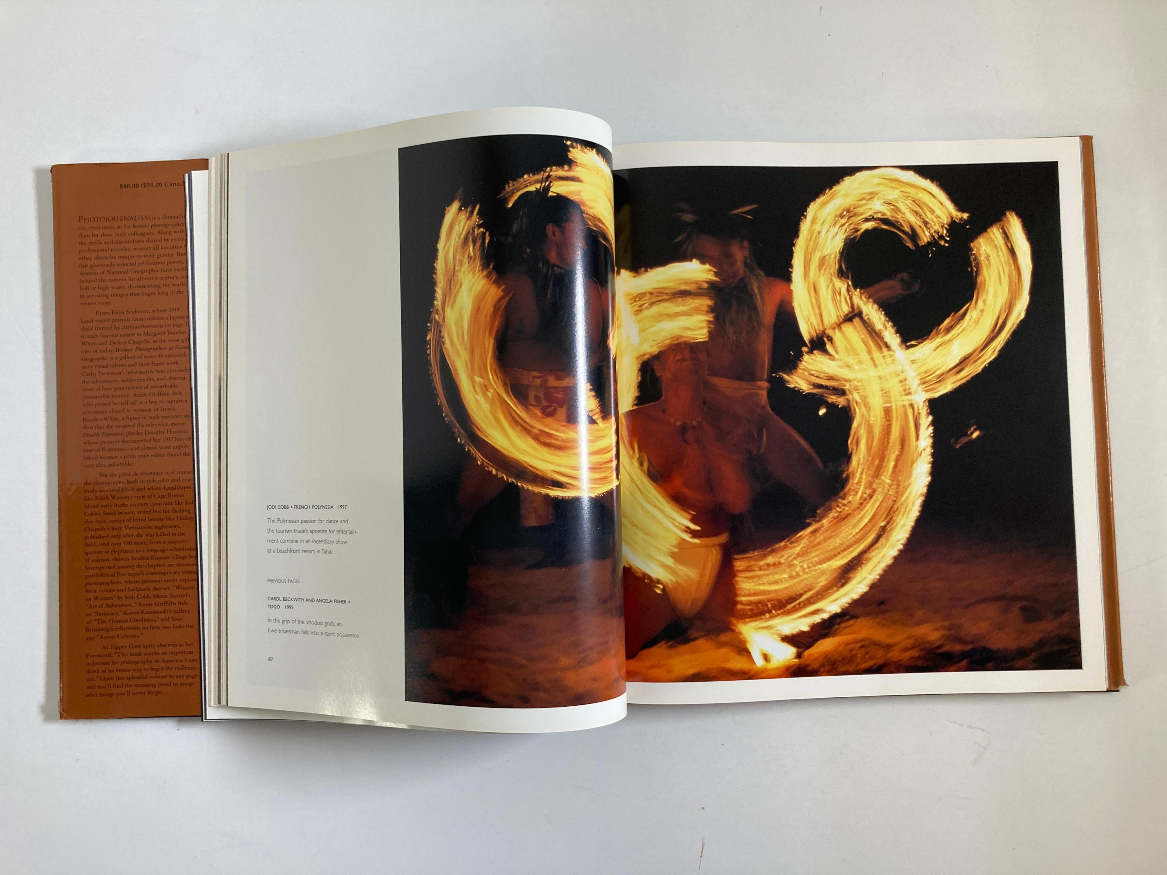 „Women Photographers at National Geographic“ Hardcoverbuch im Angebot 1