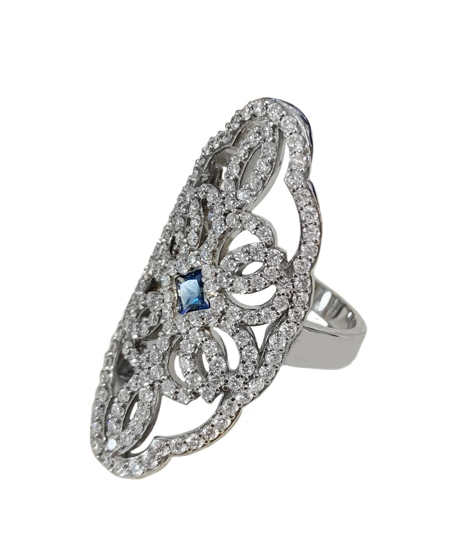 Women White Gold with Sapphire & Diamond Ring In New Condition For Sale In New York, NY
