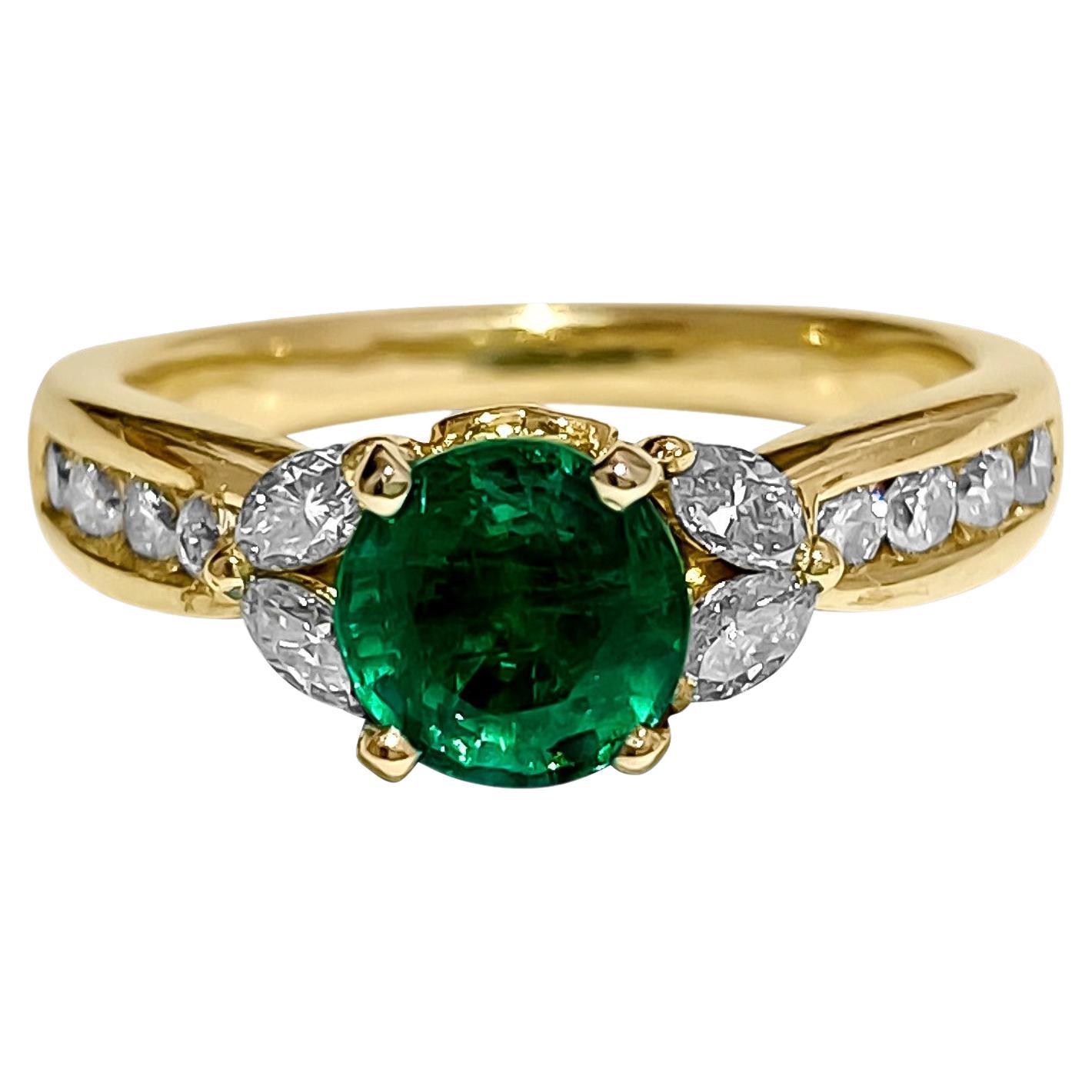 Womens, 14k Gold, Emerald & Diamond Engagement Ring For Sale