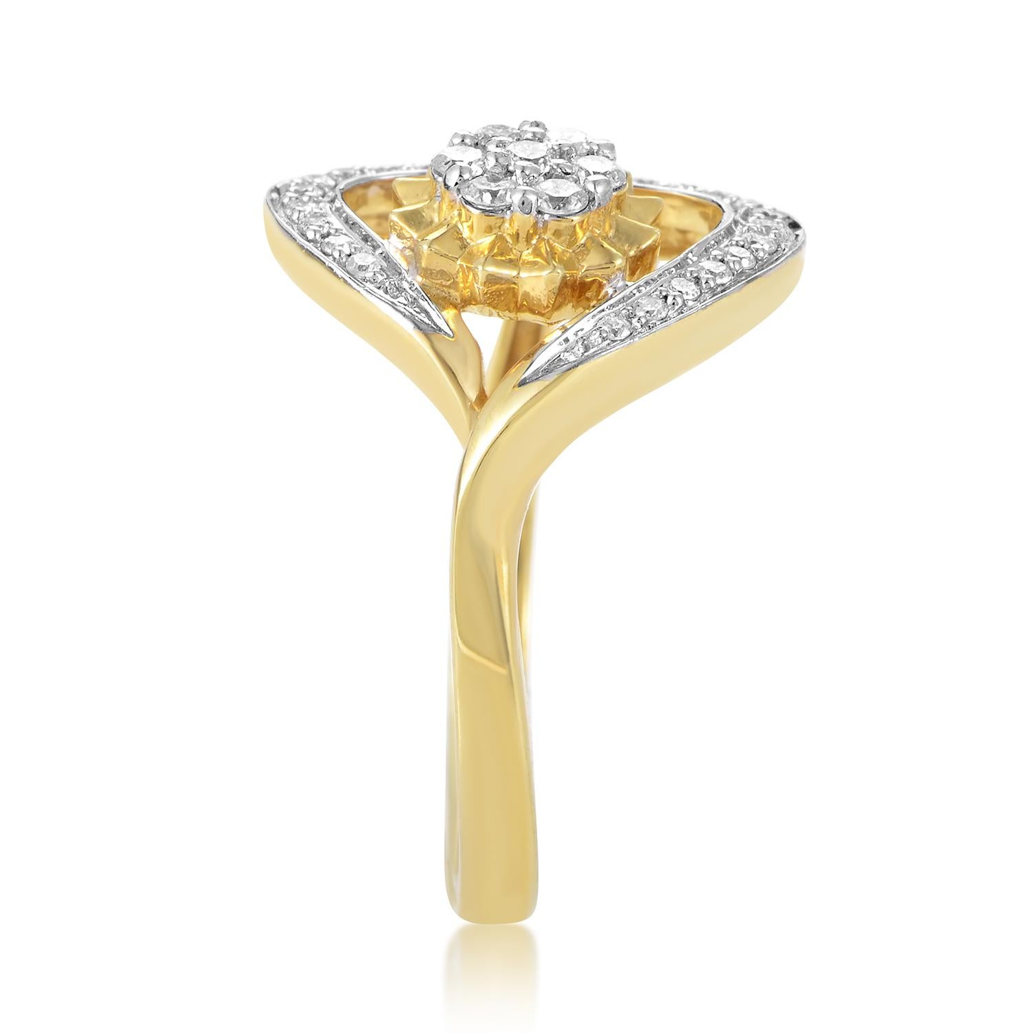 Round Cut Women's 18 Karat Yellow Gold and Diamond Flower Heart Ring KOA17983RZZ