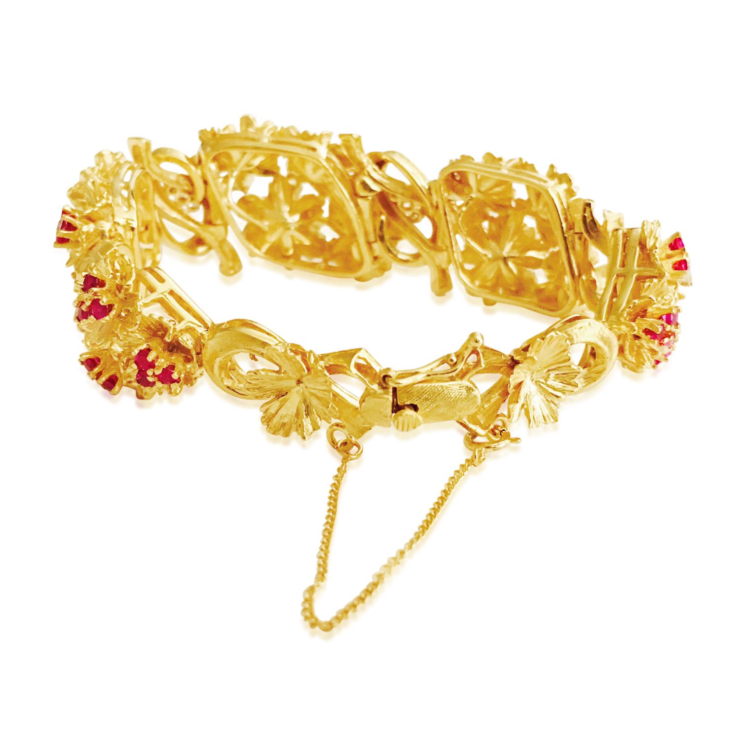 Round Cut Womens 6.00 Carat Burma Ruby and Diamond Bracelet in Yellow Gold For Sale