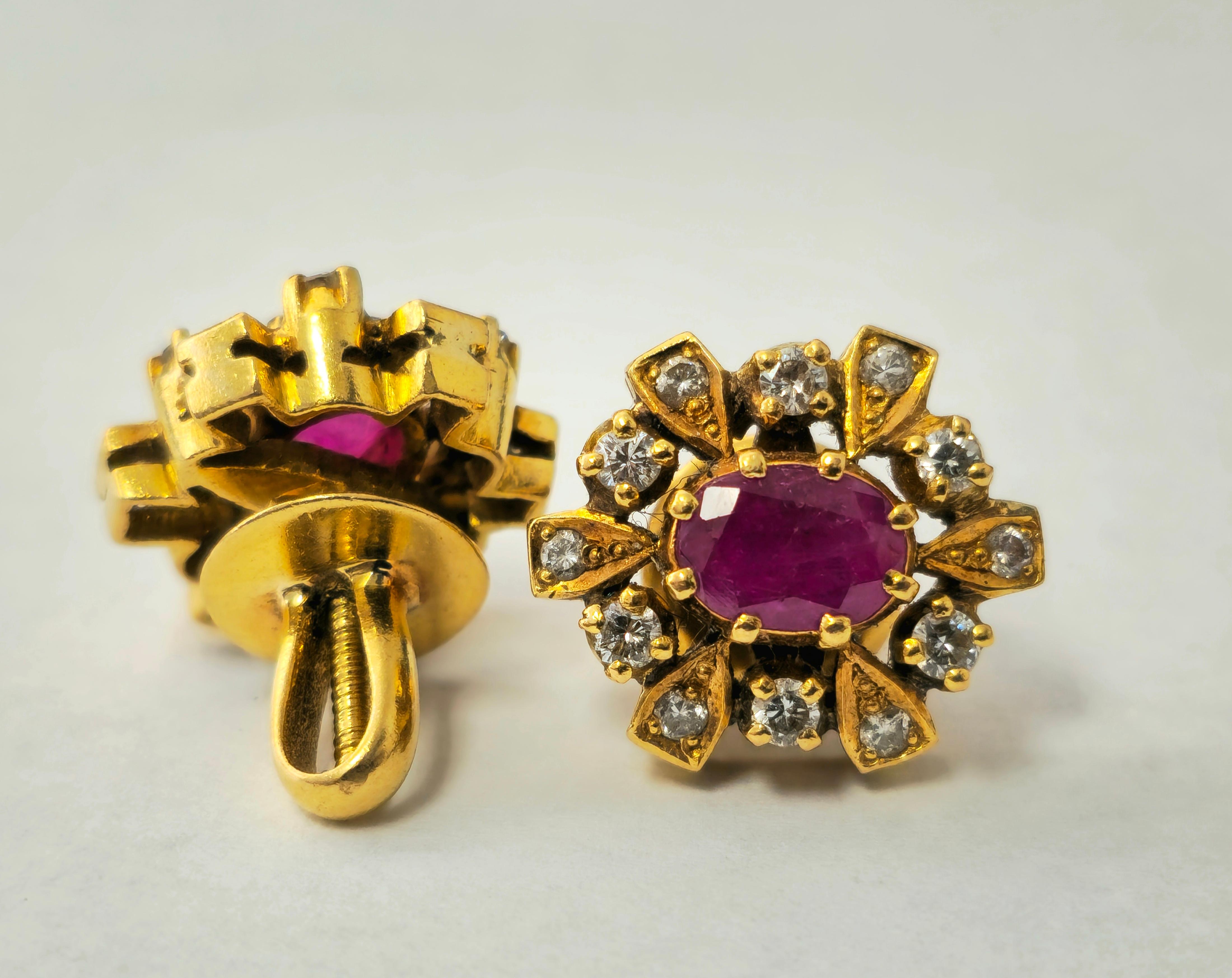 Art nouveau Boucles d'oreilles cocktail rubis et diamants en or 18k pour femmes   en vente