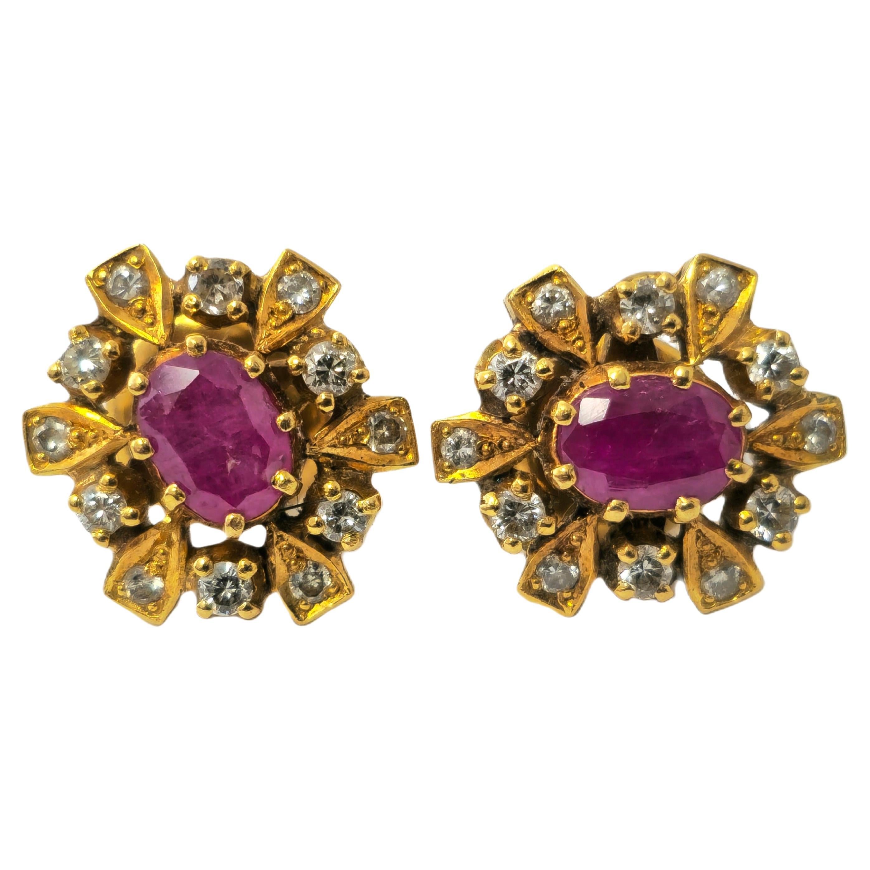 Damen Cocktail-Ohrringe aus 18 Karat Gold mit Rubin und Diamanten   im Angebot