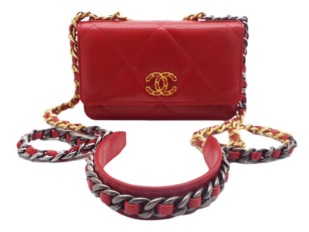 chanel 19 wallet on chain price