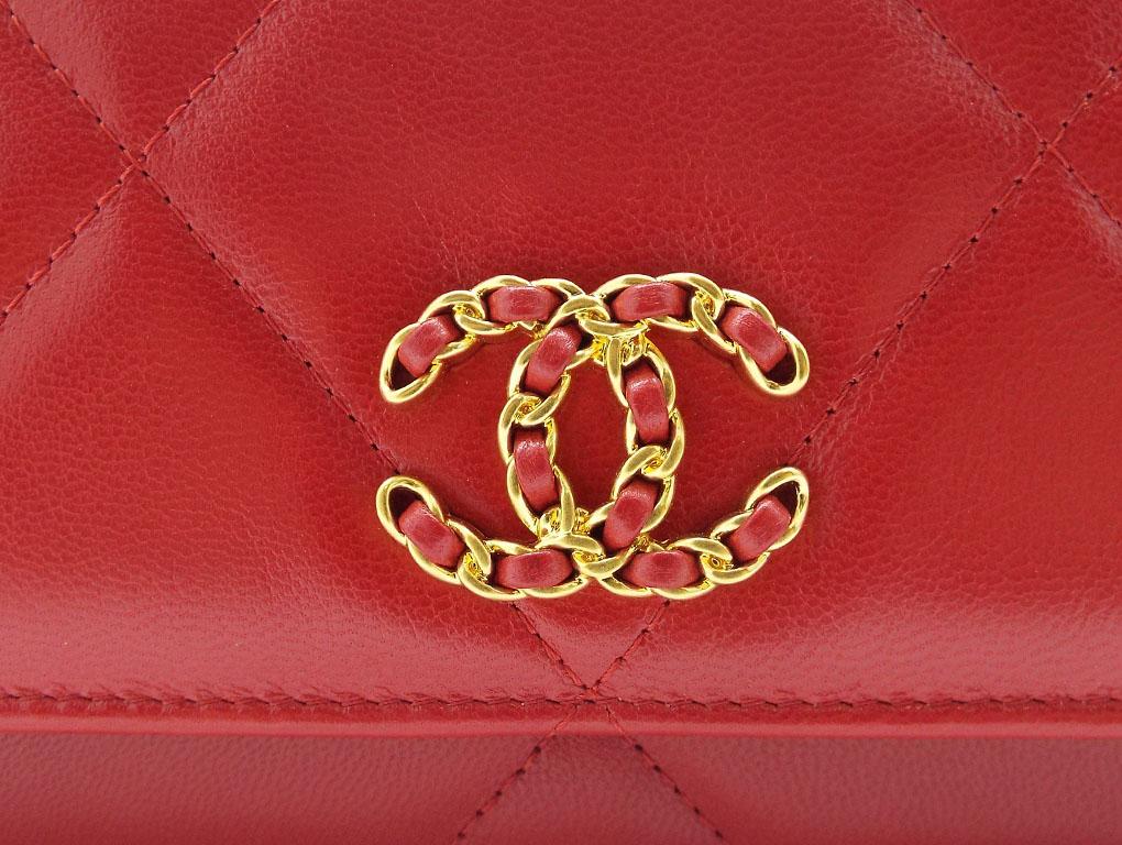 chanel 19 bag wallet on chain