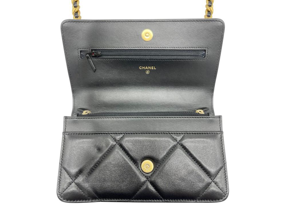 Black WOMENS DESIGNER Chanel 19 Wallet on Chain For Sale