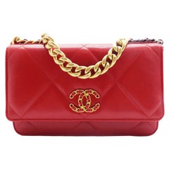 WOMENS DESIGNER Chanel 19 Wallet on Chain For Sale at 1stDibs