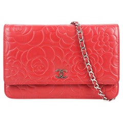 WOMENS DESIGNER Chanel Camelia Brieftasche an Kette