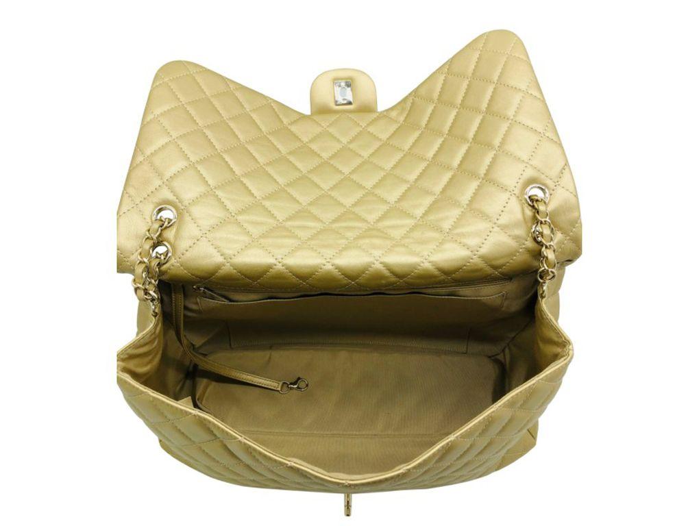 Women's or Men's Women's Designer Chanel Classic XXL Travel Flap Bag For Sale