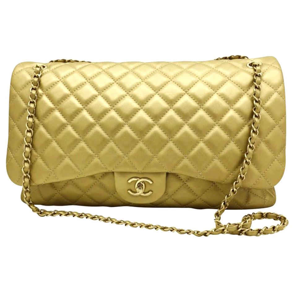 Women's Designer Chanel Classic XXL Travel Flap Bag For Sale