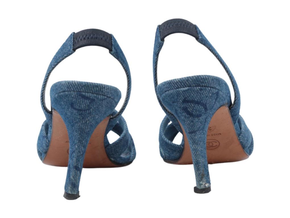 Stunning pair of Chanel sandals in blue denim in a size 35 (UK 2). A preloved pair which are in excellent condition.

BRAND	
Chanel

FEATURES	
CC detail on denim, Denim Straps, Elastic Ankle
