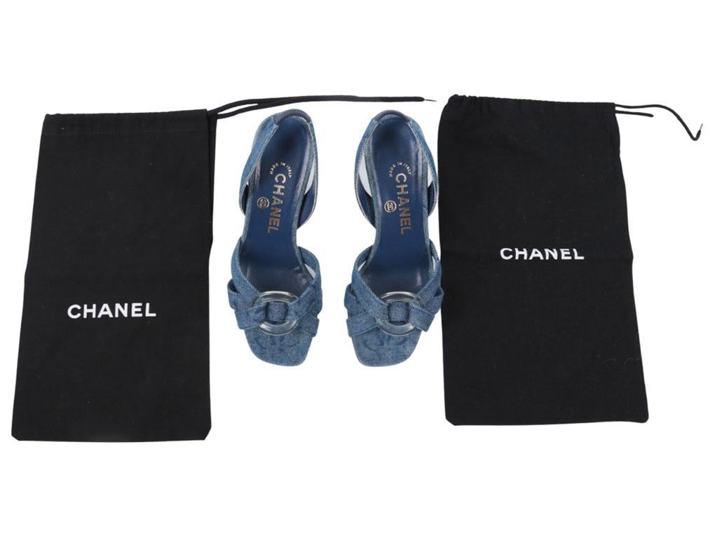 Gray WOMENS DESIGNER Chanel Denim Sandals size 35 For Sale