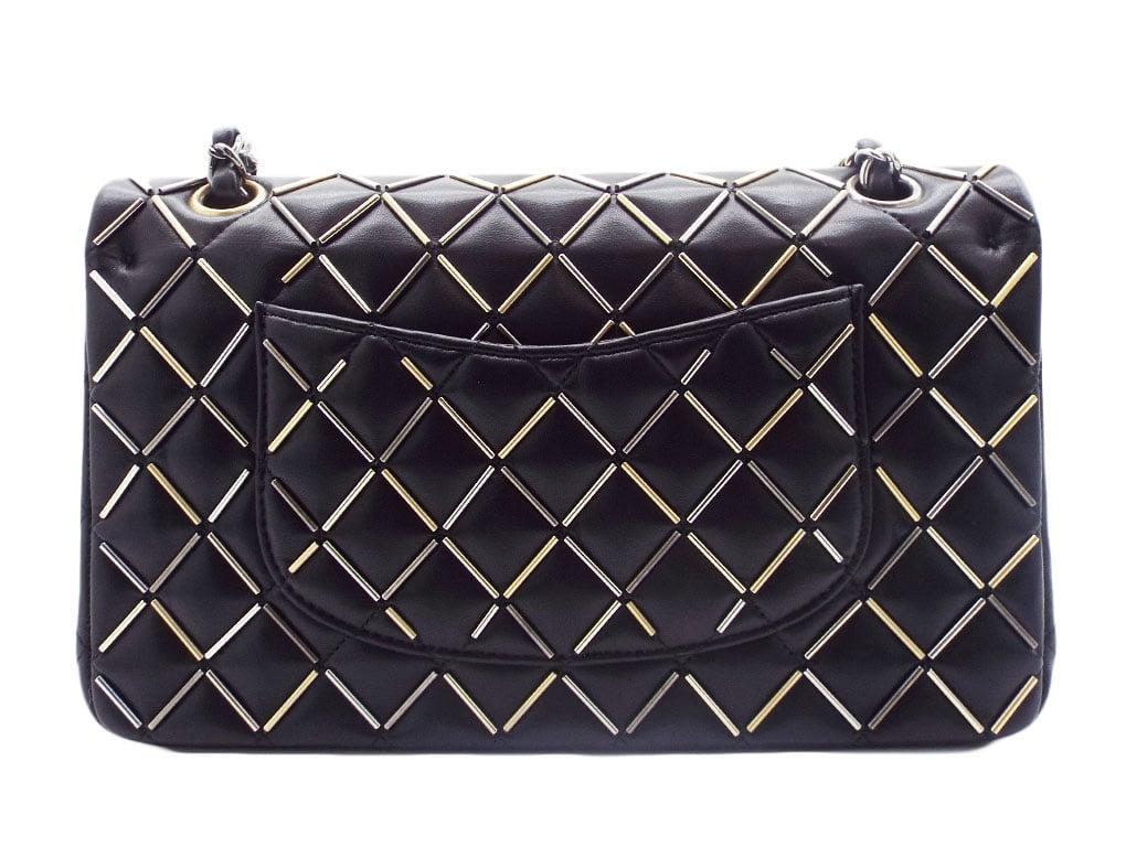WOMENS DESIGNER Chanel Embellished Flap Bag – Medium For Sale 1