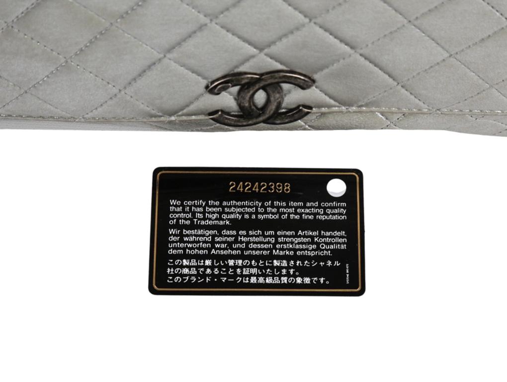 Womens Designer CHANEL FLAP BAG For Sale 6
