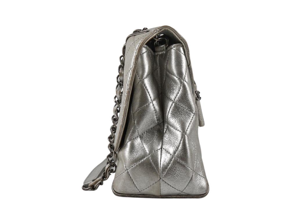 Womens Designer CHANEL FLAP BAG For Sale 2