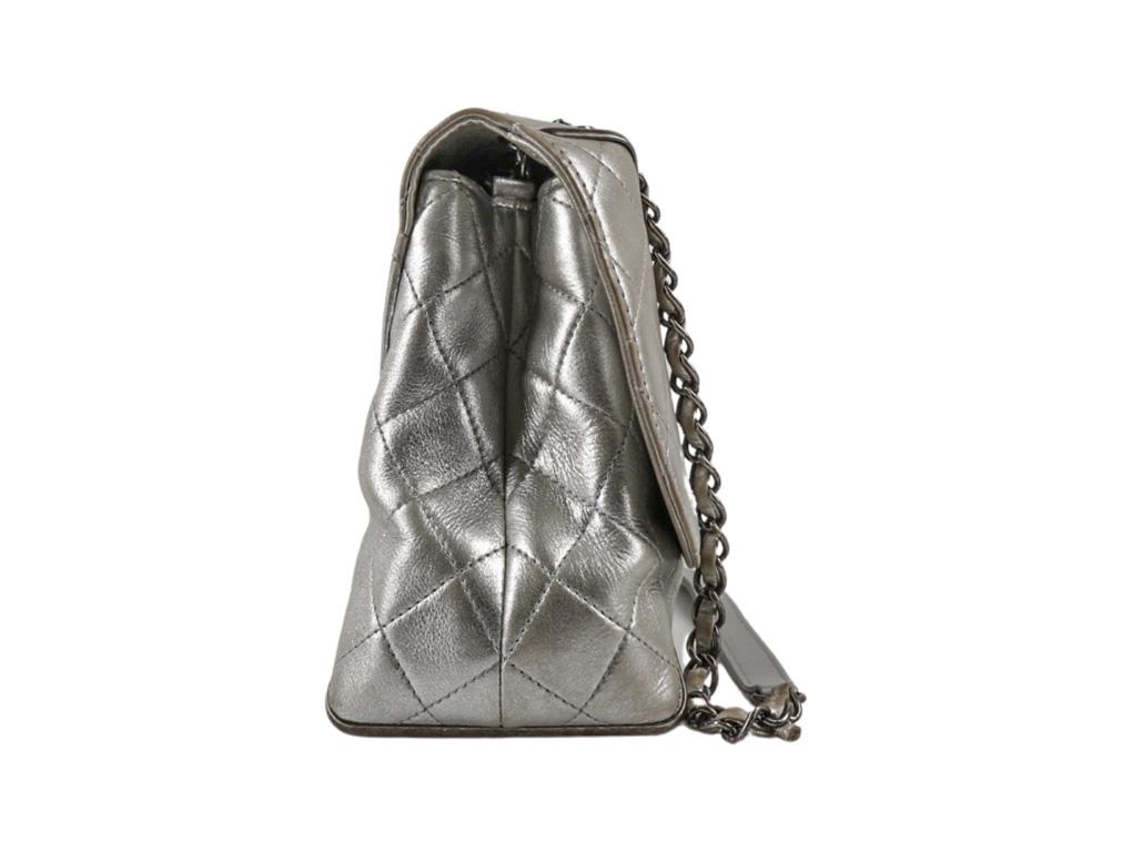 Womens Designer CHANEL FLAP BAG For Sale 4