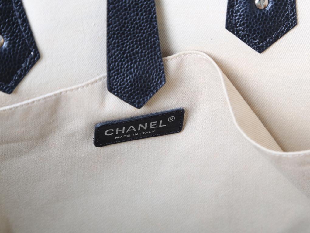 WOMENS DESIGNER Chanel Le Train Tote Bag For Sale 3