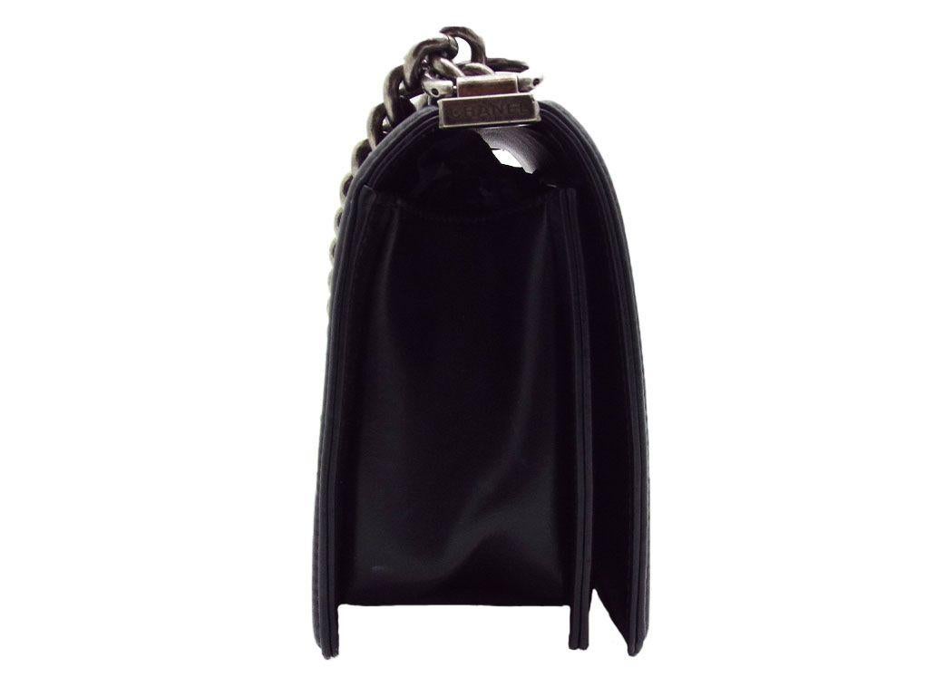 Black WOMENS DESIGNER Chanel Medium Boy Bag For Sale