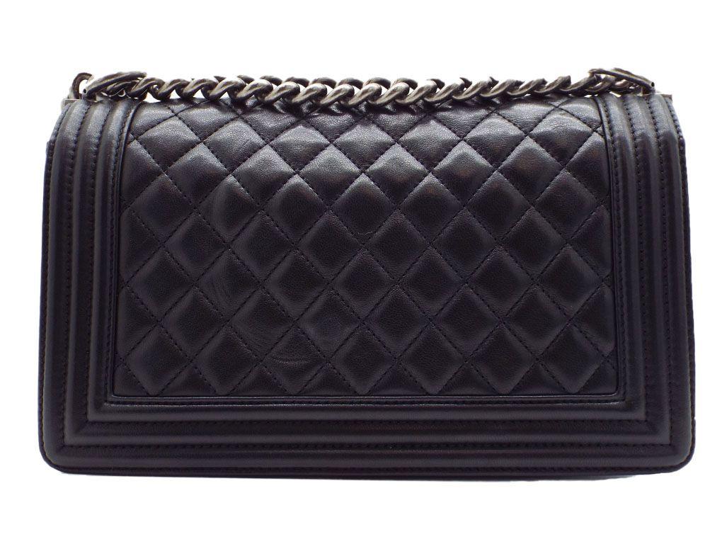 WOMENS DESIGNER Chanel Medium Boy Bag In Good Condition For Sale In London, GB