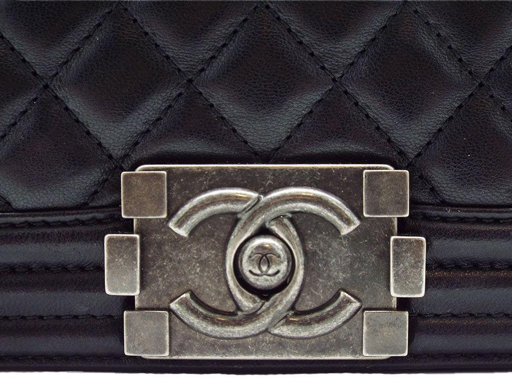 WOMENS DESIGNER Chanel Medium Boy Bag For Sale 1