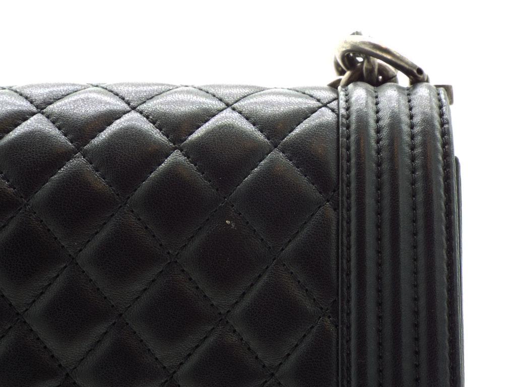 WOMENS DESIGNER Chanel Medium Boy Bag For Sale 4