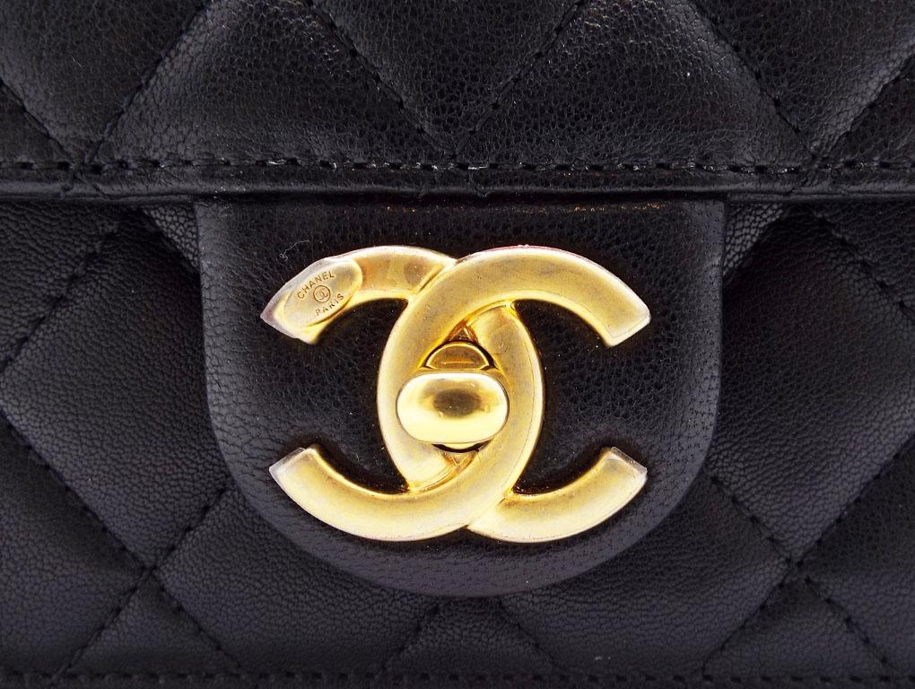 WOMENS DESIGNER Chanel Pearl Flap Bag For Sale 4