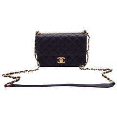 WOMENS DESIGNER Chanel Pearl Flap Bag