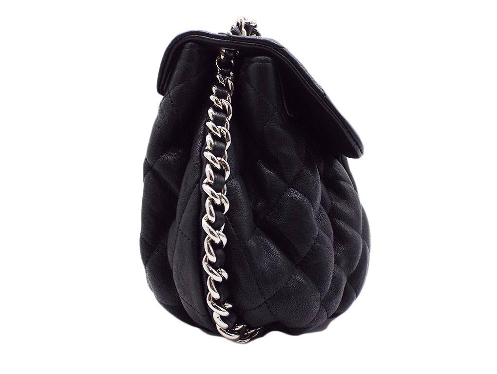WOMENS DESIGNER Chanel Rouched Chain Edged Messenger In Good Condition For Sale In London, GB