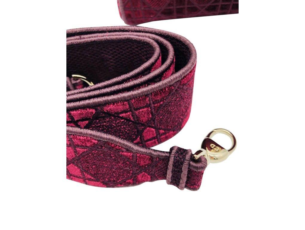 Exquisite bag by Dior – the Dior Lady D-Lite bag in Cannage embroidered velvet and canvas. Purchased and worn for an hour..! Grab this bargain today.

BRAND	
Dior

FEATURES	
Burgundy Cannage Embroidered Velvet, detachable strap, one interior