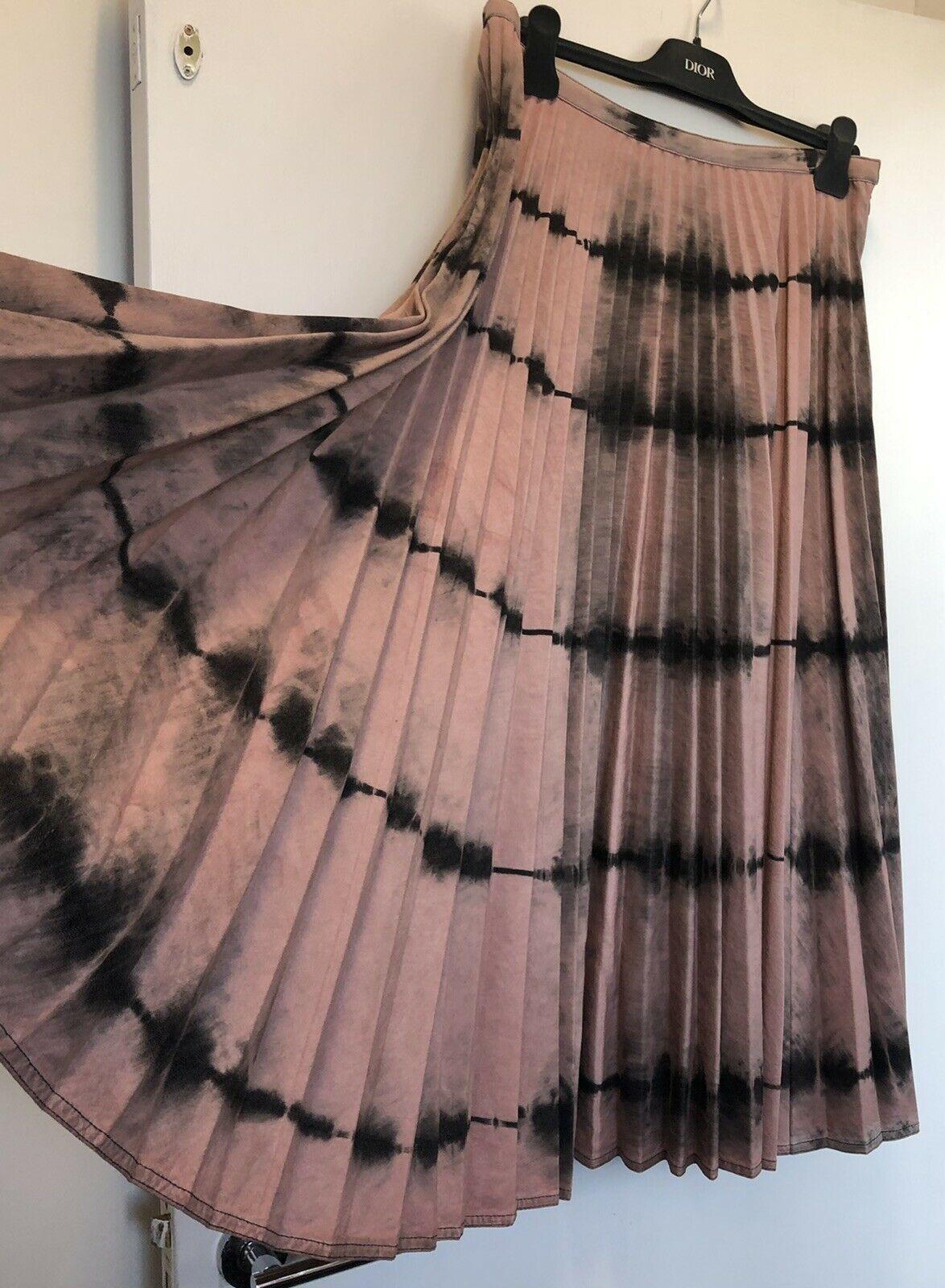 From the Dior’s Women’s Spring/Summer 2020 Collection, this gorgeous pink tie and dye pleated skirt is unworn. 

SIZE:
UK 18
F 46
I 50
D 44
USA 14

INCLUDES: 
Skirt, Tags and plastic cover