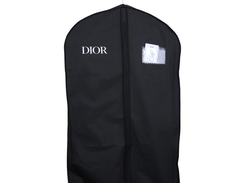 Stunning Reversible coat by Dior in Navy Blue wool or Oblique pattern Wool. Purchased, stored and never used. Size 44 and purchased price was £4600 in 2021.



BRAND	
Dior

ACCESSORIES	
Hanger, tag, dustbag

COLOUR	
Navy blue,