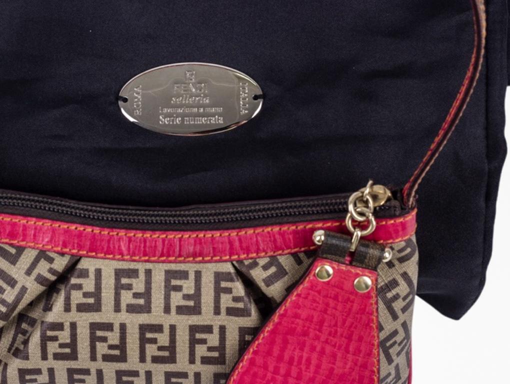 Designerin FENDI MINI POCHETTE BAG für Damen im Zustand „Hervorragend“ im Angebot in London, GB